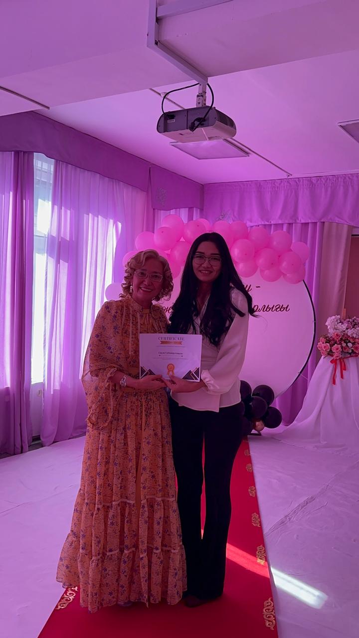 "Ұстаз болу-жүректің батырлығы" атты ұстаздар мерекесі.